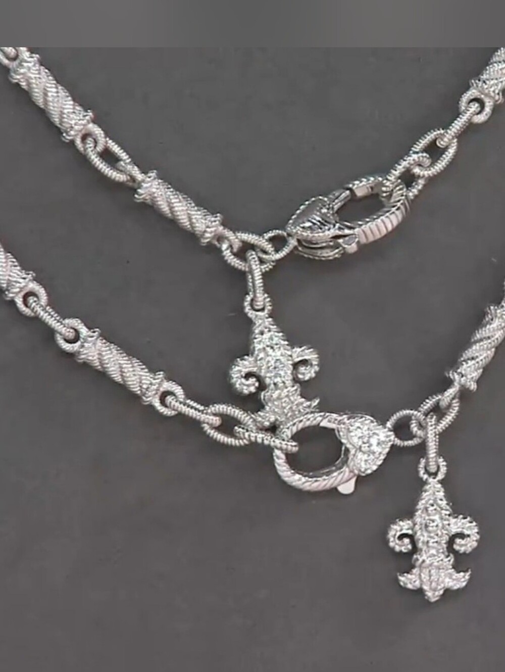 Judith Ripka Sterling Silver Oval Link Fleur-de-Lis Charm Necklace. Diamonique. - Picture 3 of 13